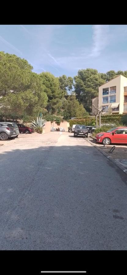 A La Semaine Ou Au Jour / Location Studio Meuble 30M² La Ciotat Ngoại thất bức ảnh